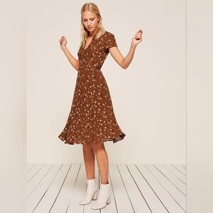 Reformation Leigh Floral Brown Dress Size small $218